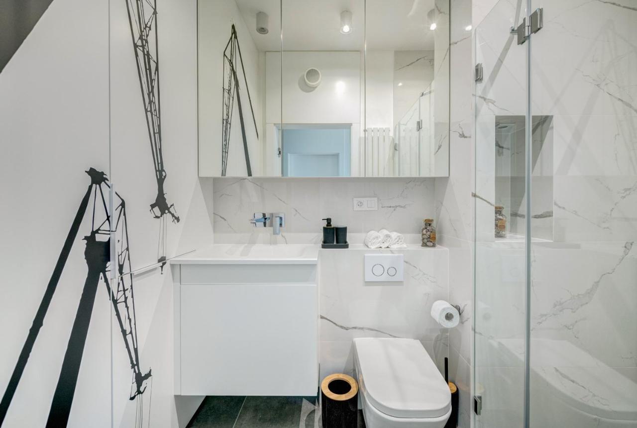 The Black Crane Apartment Gdansk Bagian luar foto